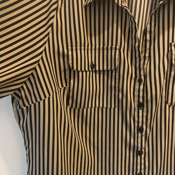 Ladies button down top - Picture 6 of 9